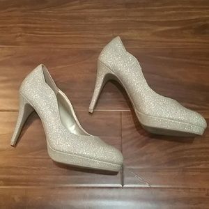 Sparkly Gold Shimmer Glitter Heels NWT (size 8)